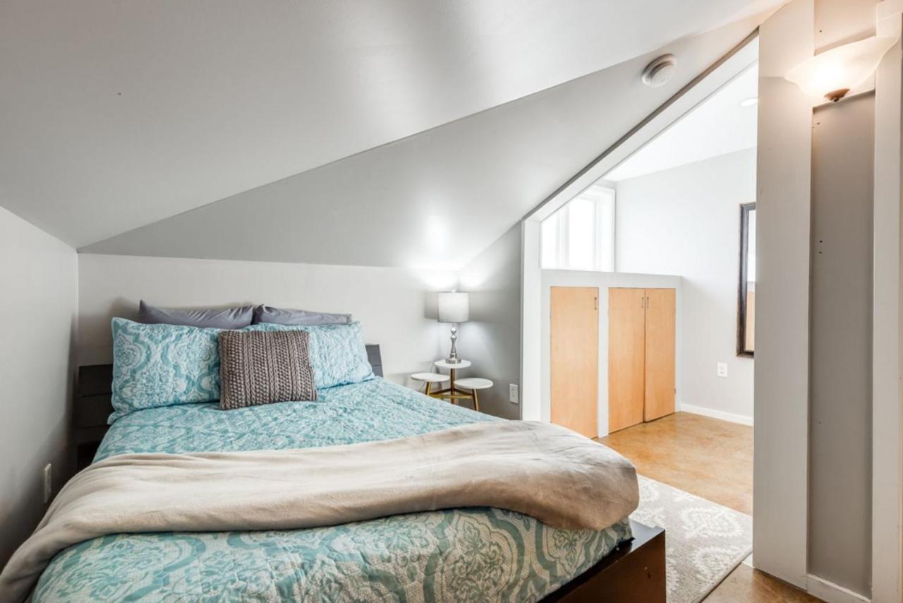 Walk Score 90!!-Historic Downtown District-2 Blocks To Famous Forsyth Park- Huge Private Patio-Private Parking Savannah Extérieur photo