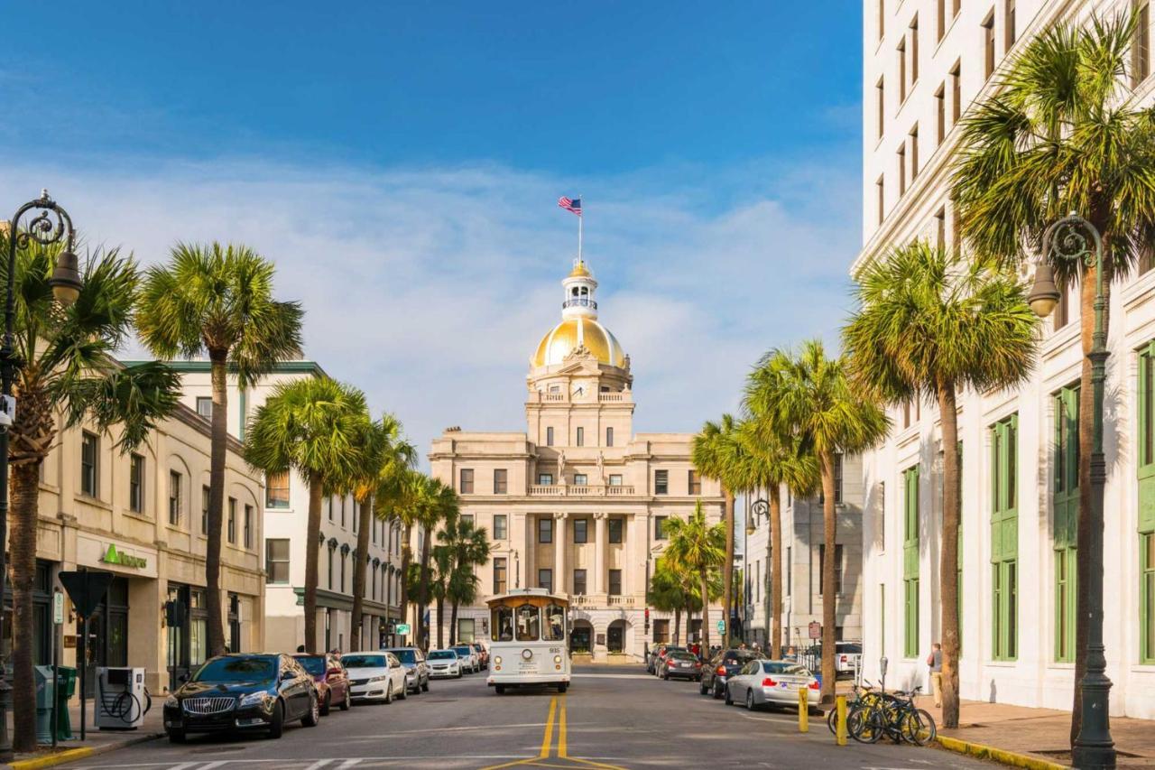 Walk Score 90!!-Historic Downtown District-2 Blocks To Famous Forsyth Park- Huge Private Patio-Private Parking Savannah Extérieur photo